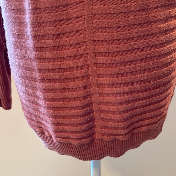 NWOT New York & Company Soho Jeans Sweater - Picture 4 of 16